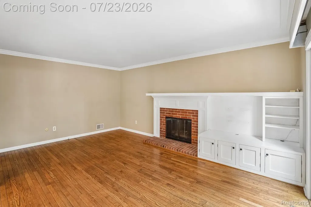 25900 Hunt Club Boulevard Farmington Hills City MI 48335