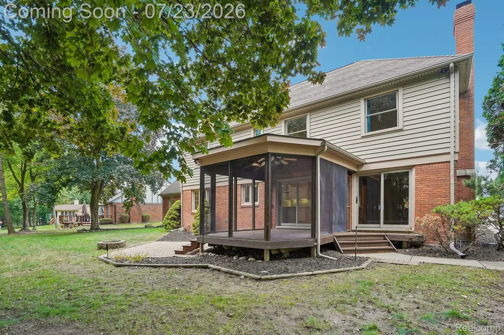 25900 Hunt Club Boulevard Farmington Hills City MI 48335