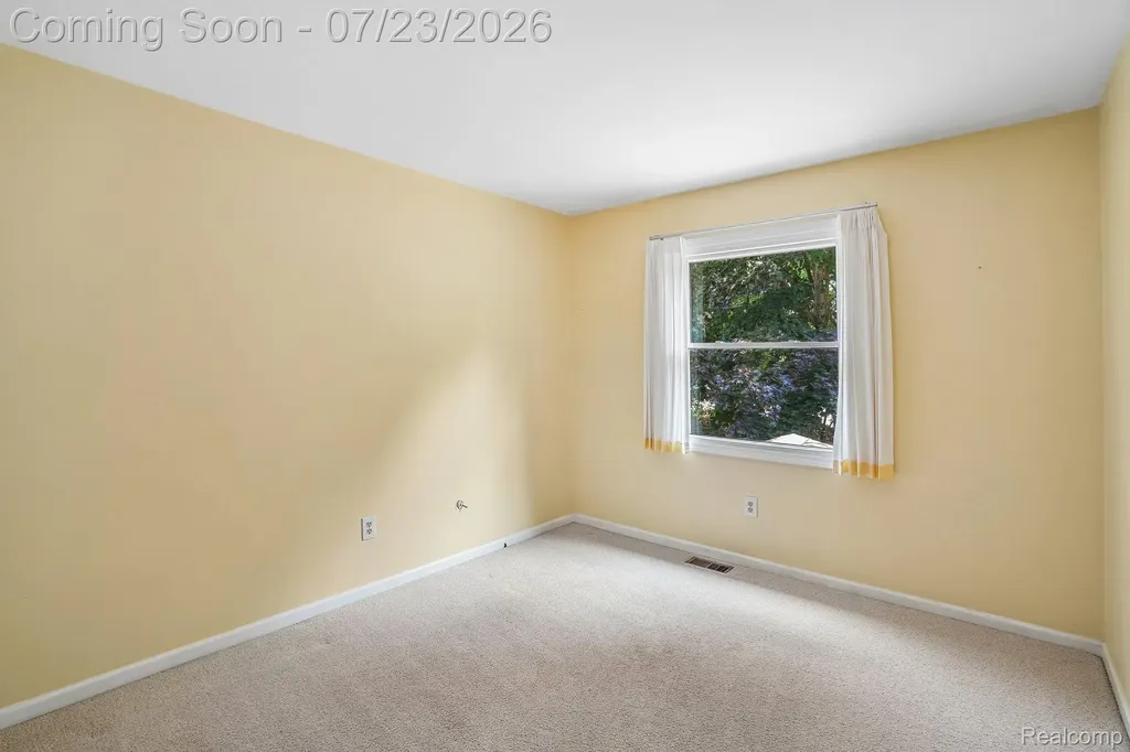 25900 Hunt Club Boulevard Farmington Hills City MI 48335