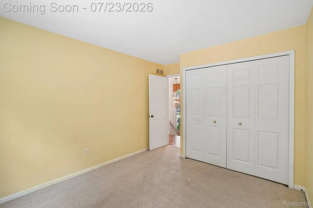 25900 Hunt Club Boulevard Farmington Hills City MI 48335