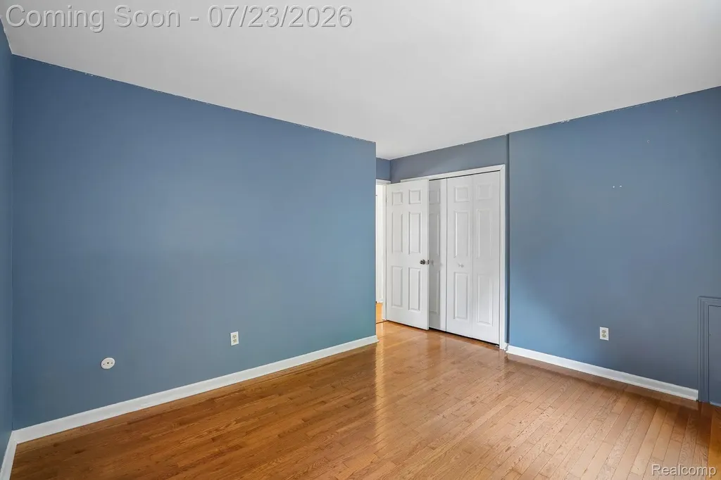 25900 Hunt Club Boulevard Farmington Hills City MI 48335