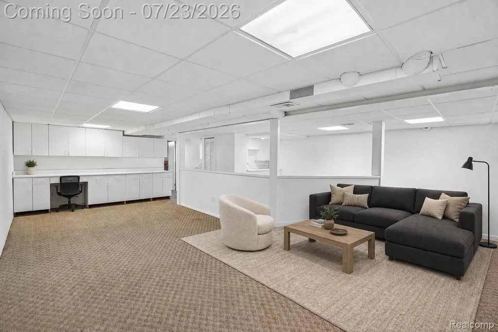 25900 Hunt Club Boulevard Farmington Hills City MI 48335