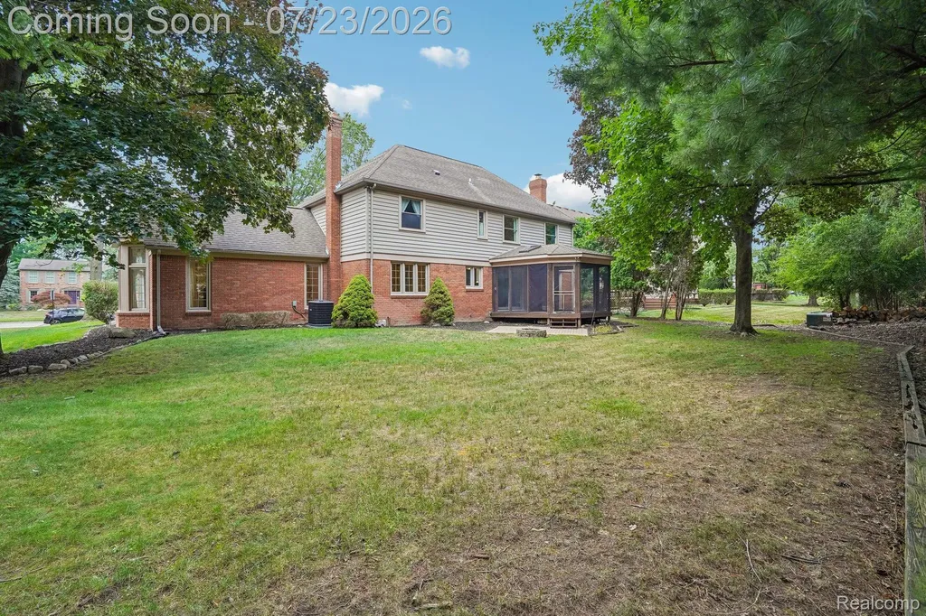 25900 Hunt Club Boulevard Farmington Hills City MI 48335