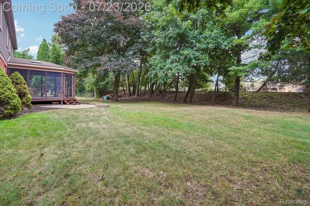 25900 Hunt Club Boulevard Farmington Hills City MI 48335