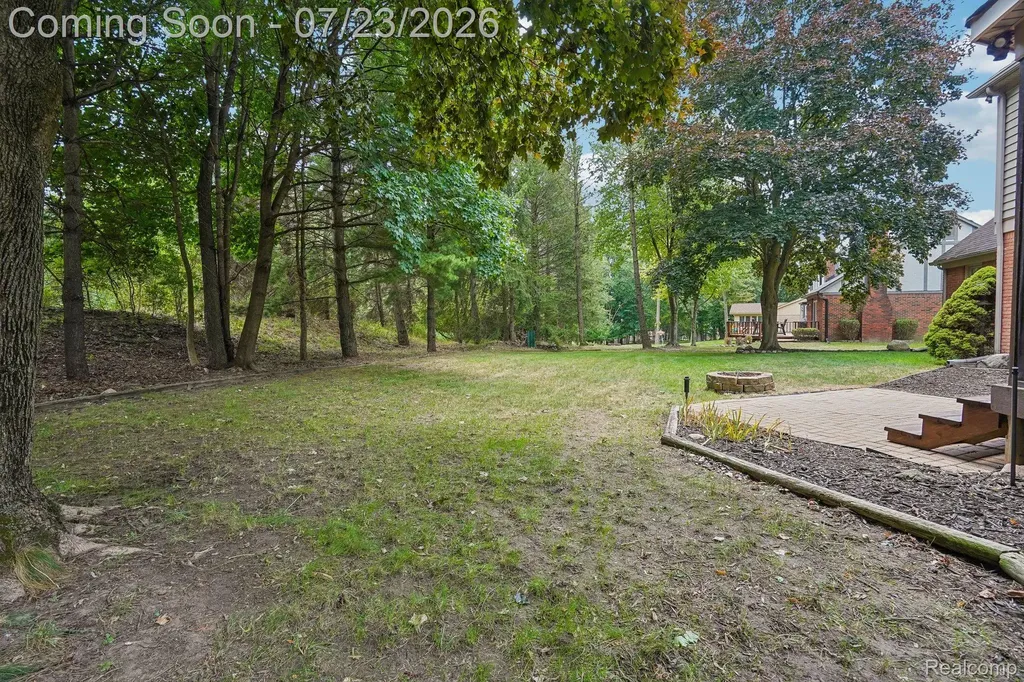 25900 Hunt Club Boulevard Farmington Hills City MI 48335