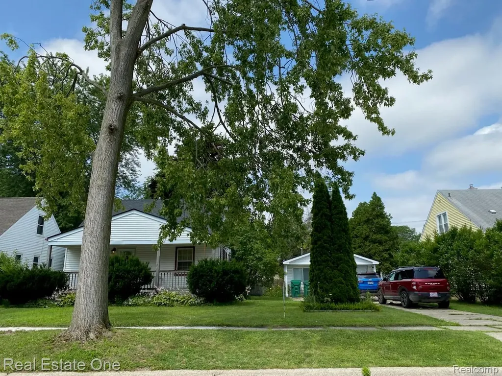 5935 Lathers Street Garden City City MI 48135