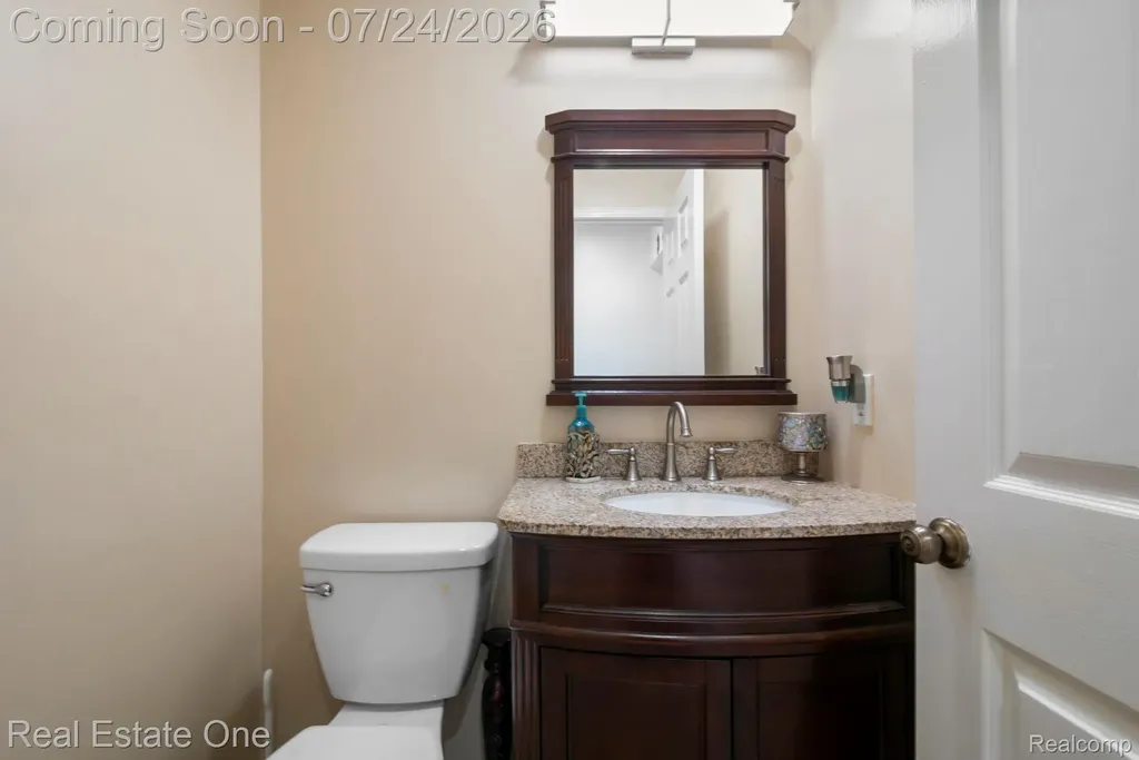 5510 Greenbriar Drive West Bloomfield Charter Township MI 48322