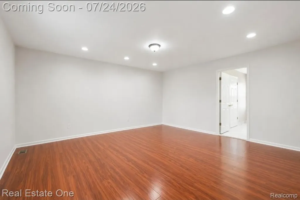 5510 Greenbriar Drive West Bloomfield Charter Township MI 48322