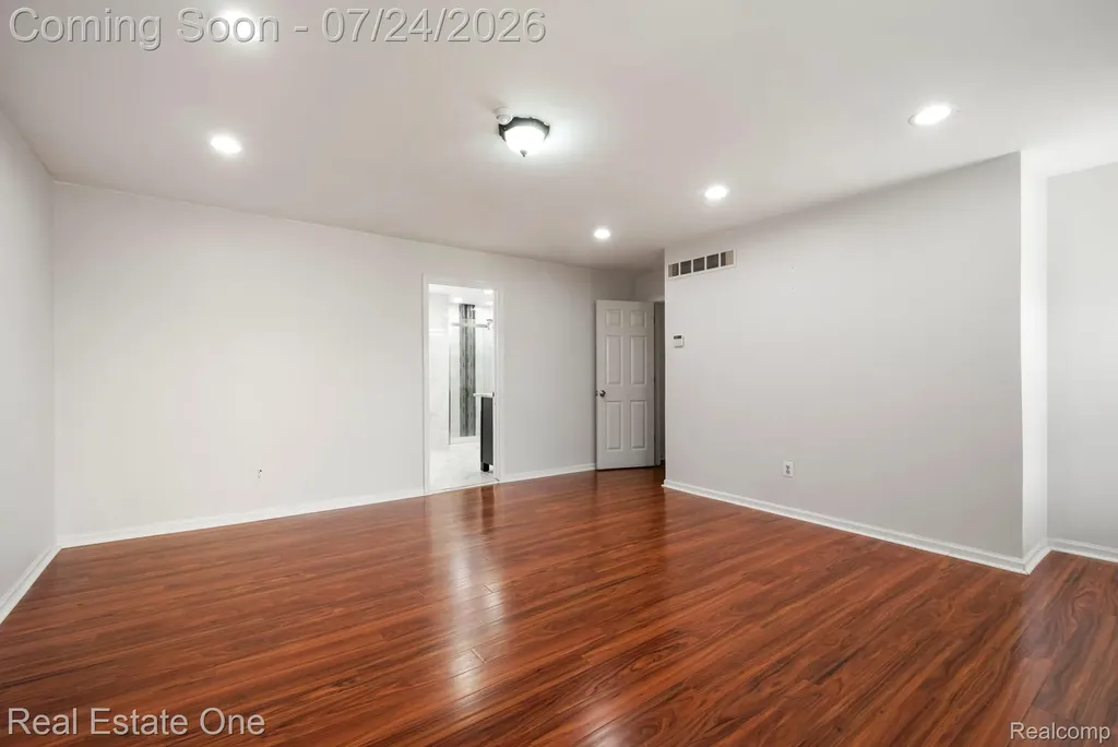 5510 Greenbriar Drive West Bloomfield Charter Township MI 48322