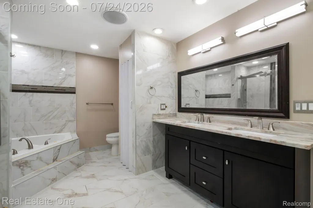 5510 Greenbriar Drive West Bloomfield Charter Township MI 48322