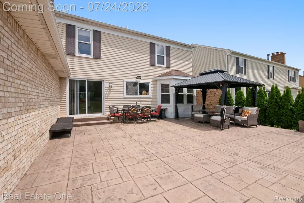 5510 Greenbriar Drive West Bloomfield Charter Township MI 48322