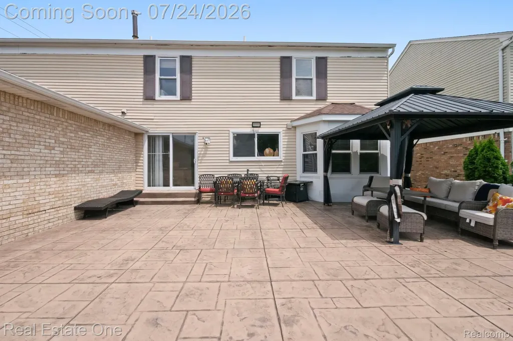 5510 Greenbriar Drive West Bloomfield Charter Township MI 48322