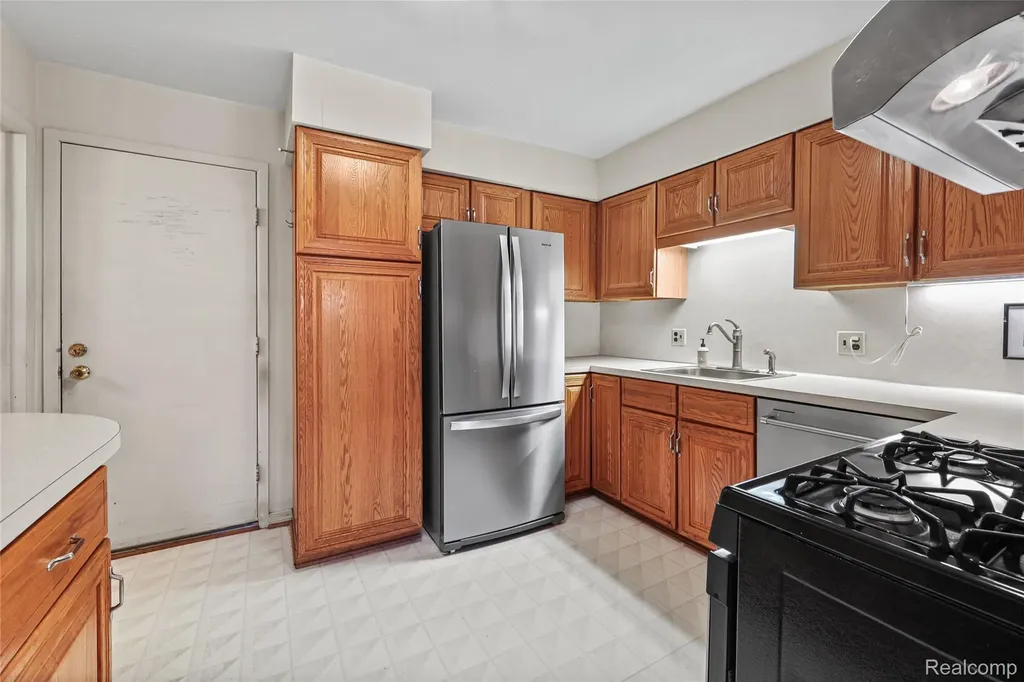 1805 Van Hill Court Rochester Hills City MI 48309