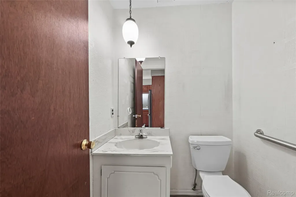 1805 Van Hill Court Rochester Hills City MI 48309