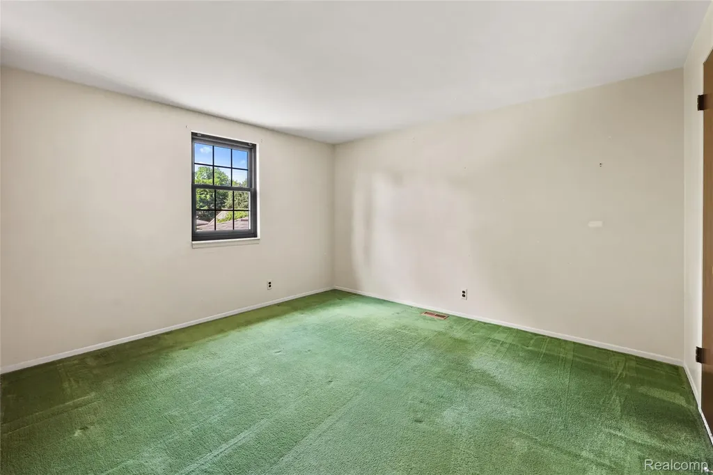 1805 Van Hill Court Rochester Hills City MI 48309