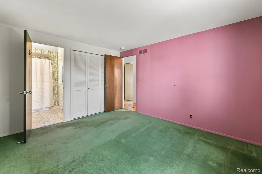 1805 Van Hill Court Rochester Hills City MI 48309