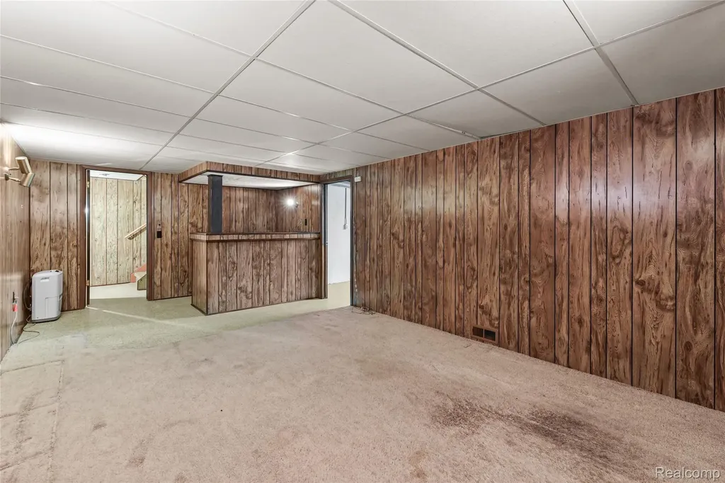 1805 Van Hill Court Rochester Hills City MI 48309