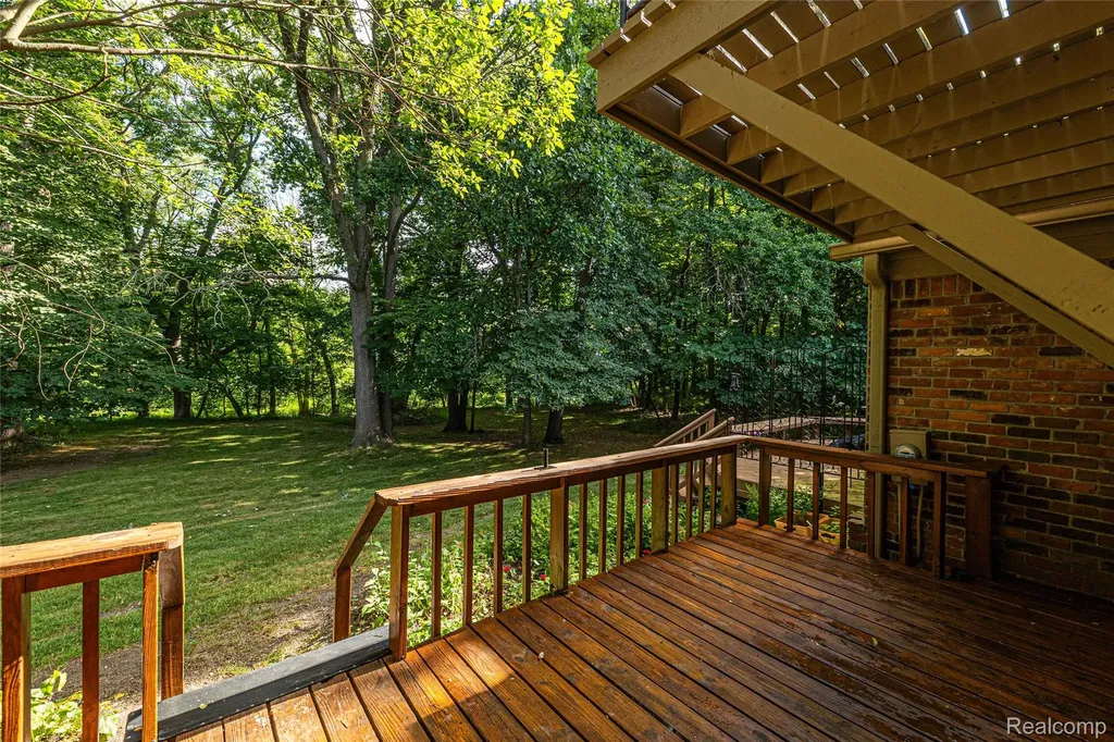 1805 Van Hill Court Rochester Hills City MI 48309