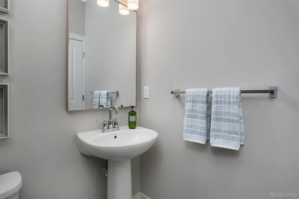 751 Canterbury Lane Troy City MI 48085