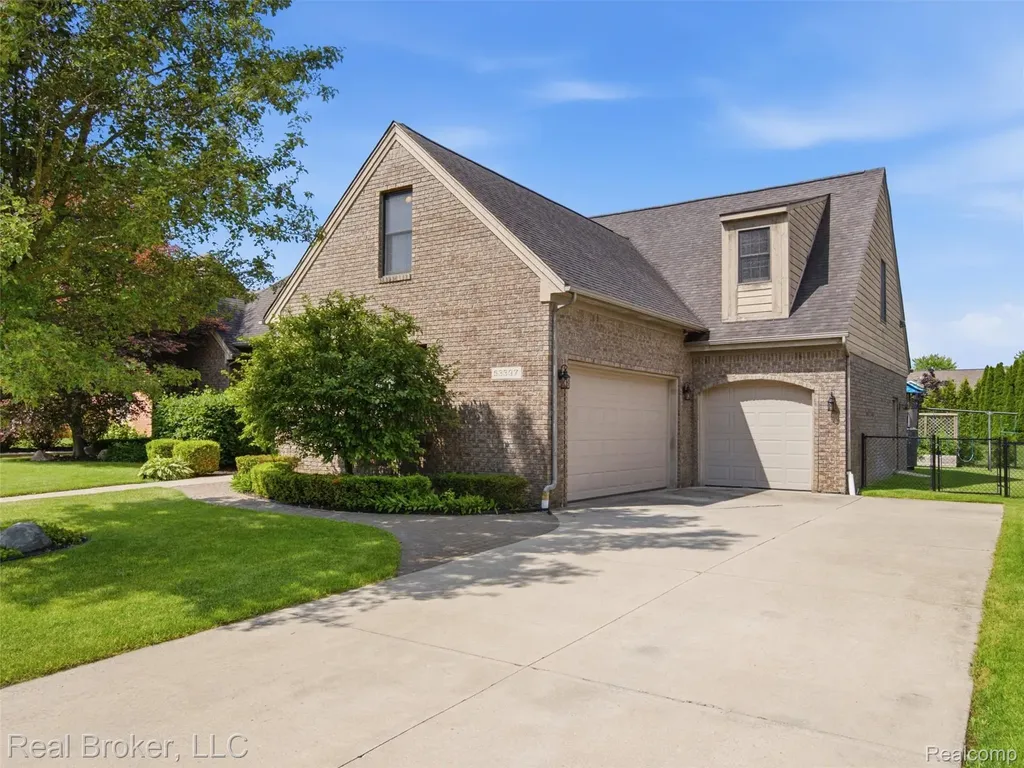 53397 Zachary Drive Chesterfield Township MI 48047