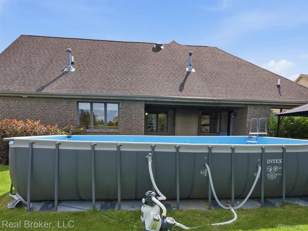 53397 Zachary Drive Chesterfield Township MI 48047