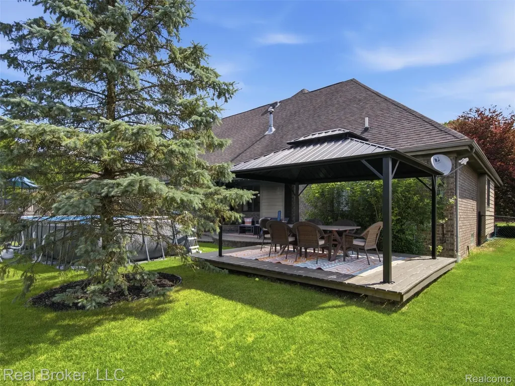 53397 Zachary Drive Chesterfield Township MI 48047