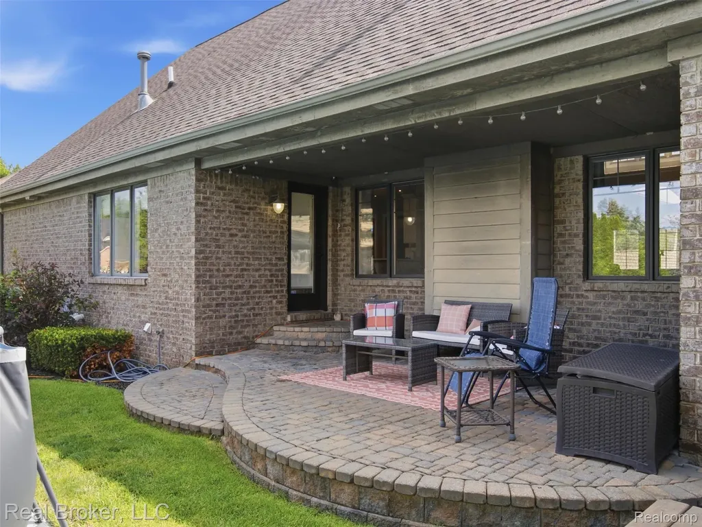 53397 Zachary Drive Chesterfield Township MI 48047