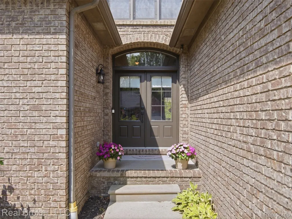 53397 Zachary Drive Chesterfield Township MI 48047