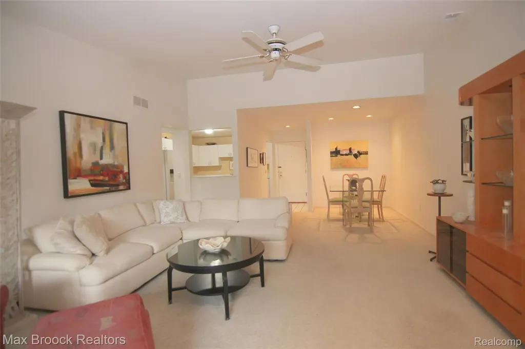 30594 Orchard Lake Road Farmington Hills City MI 48334