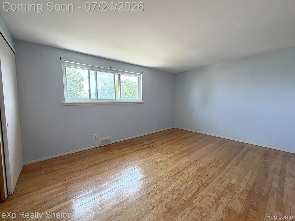 20115 Merle Court Clinton Charter Township MI 48035