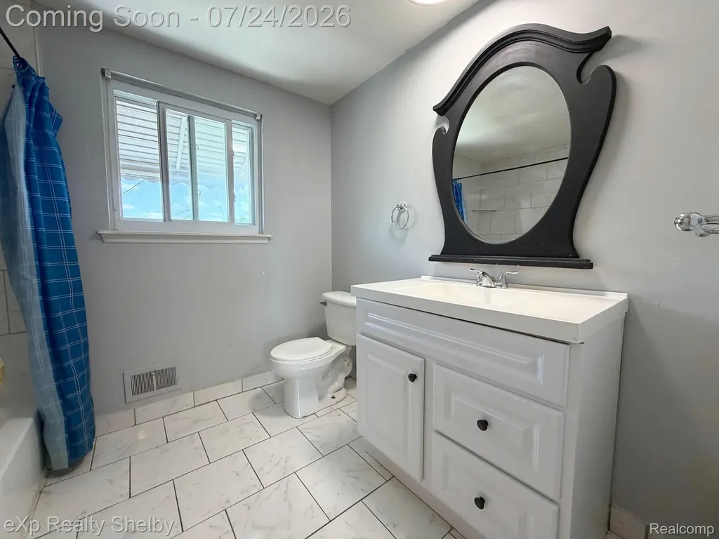 20115 Merle Court Clinton Charter Township MI 48035