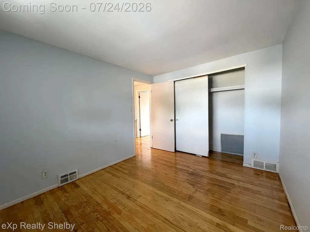 20115 Merle Court Clinton Charter Township MI 48035