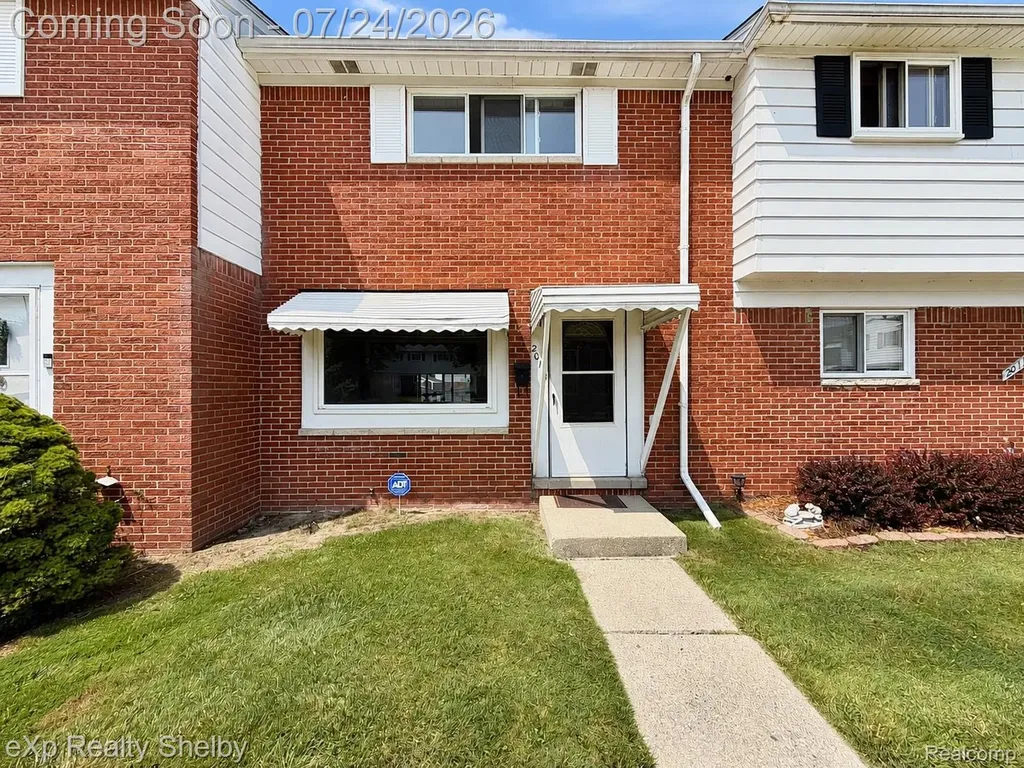 20115 Merle Court Clinton Charter Township MI 48035