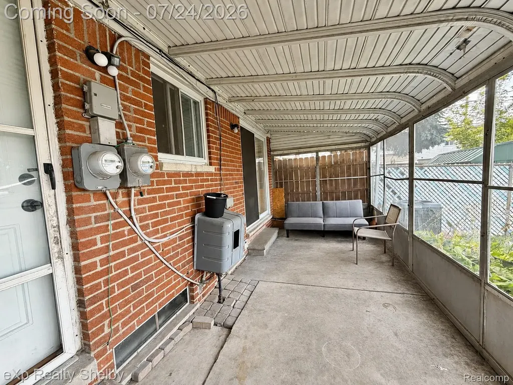 20115 Merle Court Clinton Charter Township MI 48035