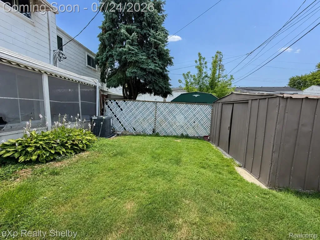 20115 Merle Court Clinton Charter Township MI 48035