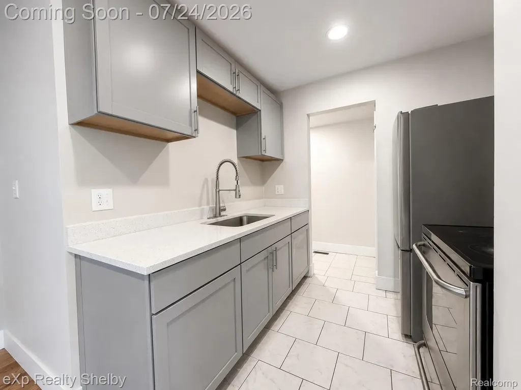 20115 Merle Court Clinton Charter Township MI 48035