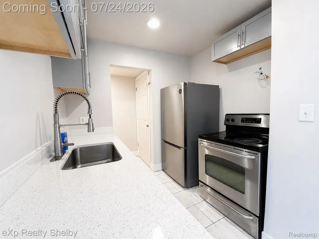 20115 Merle Court Clinton Charter Township MI 48035