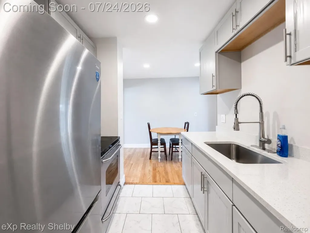 20115 Merle Court Clinton Charter Township MI 48035