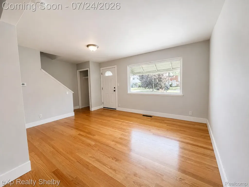 20115 Merle Court Clinton Charter Township MI 48035