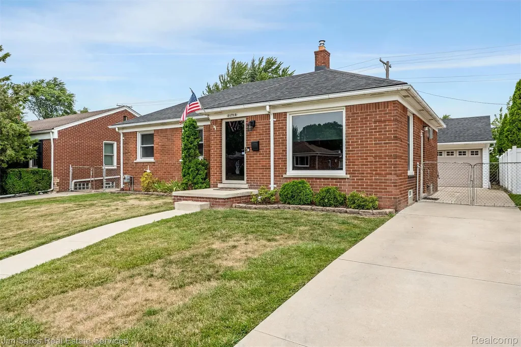 21713 Sunnyside Street St. Clair Shores City MI 48080