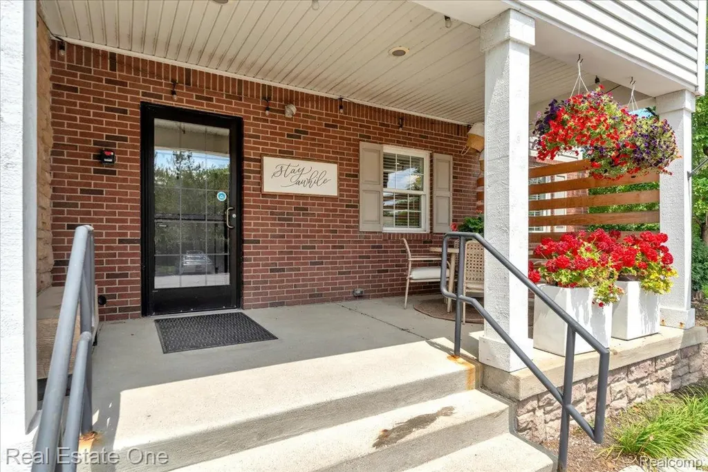 110 S Washington Street Oxford Village MI 48371