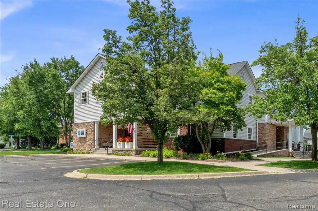 110 S Washington Street Oxford Village MI 48371