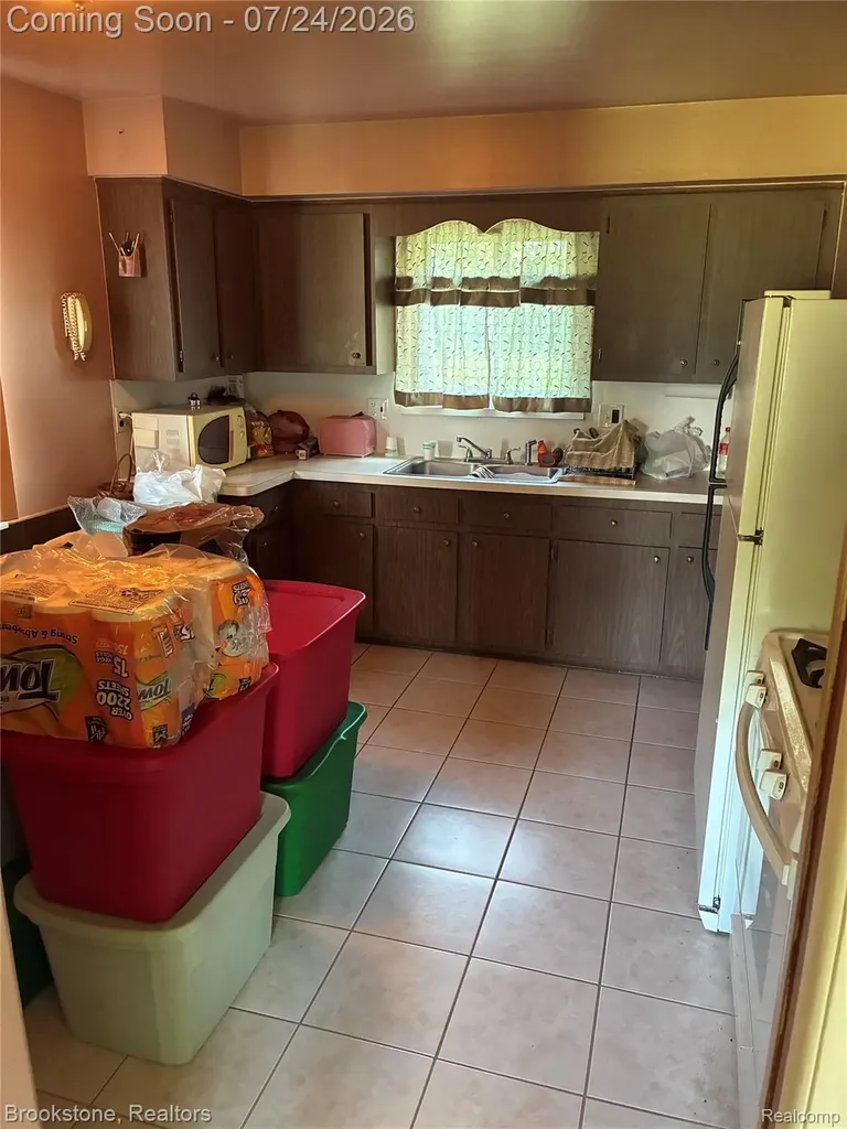 137 Michelson Road Rochester Hills City MI 48307