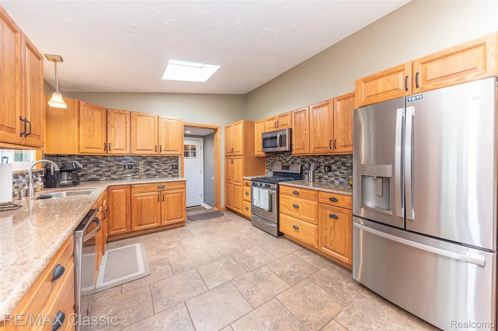 42150 Lakeland Court Plymouth Charter Township MI 48170