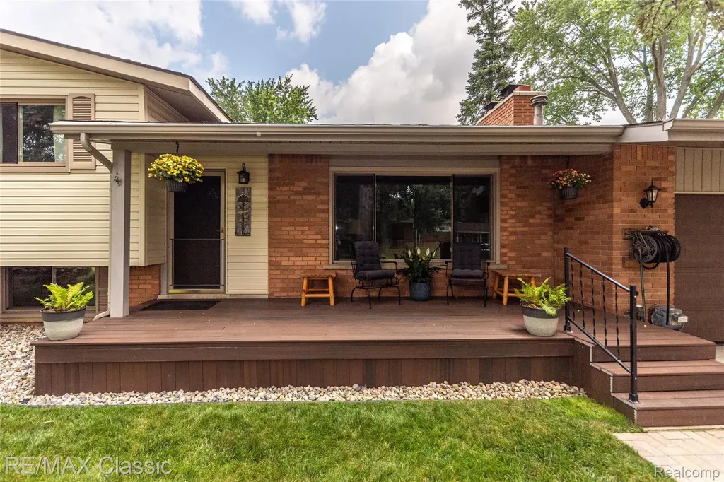 42150 Lakeland Court Plymouth Charter Township MI 48170