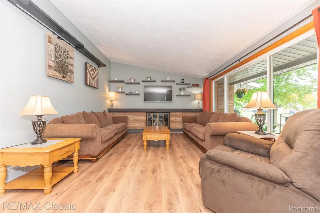 42150 Lakeland Court Plymouth Charter Township MI 48170
