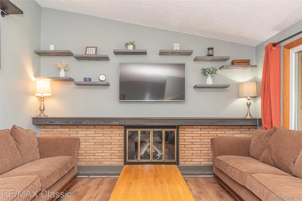 42150 Lakeland Court Plymouth Charter Township MI 48170