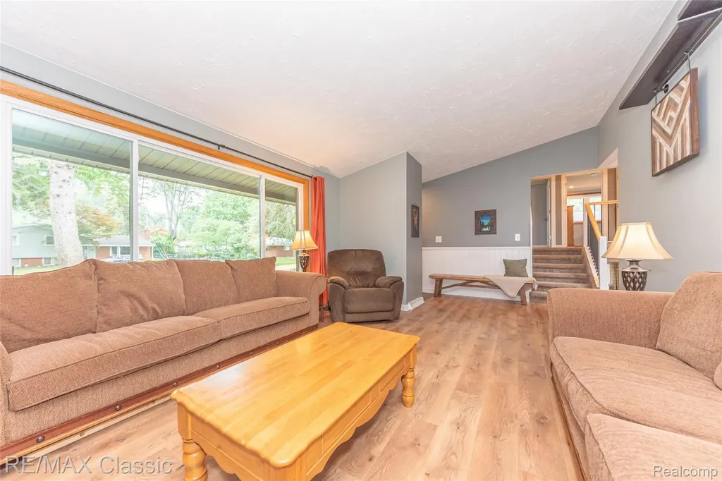 42150 Lakeland Court Plymouth Charter Township MI 48170