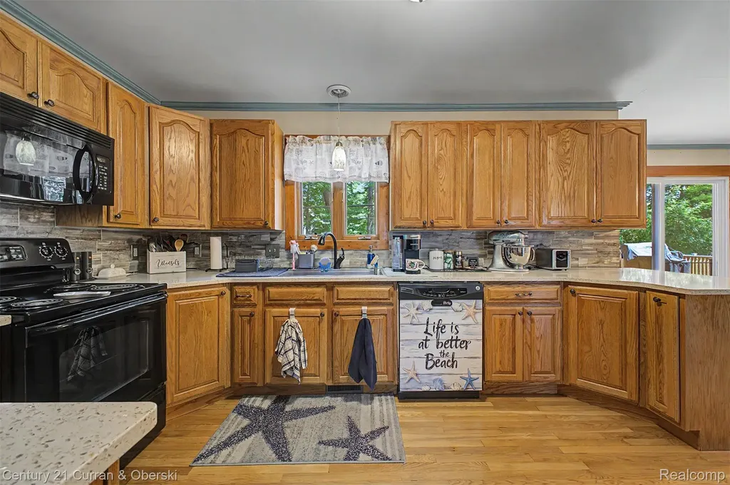 25900 Belledale Street Taylor City MI 48180