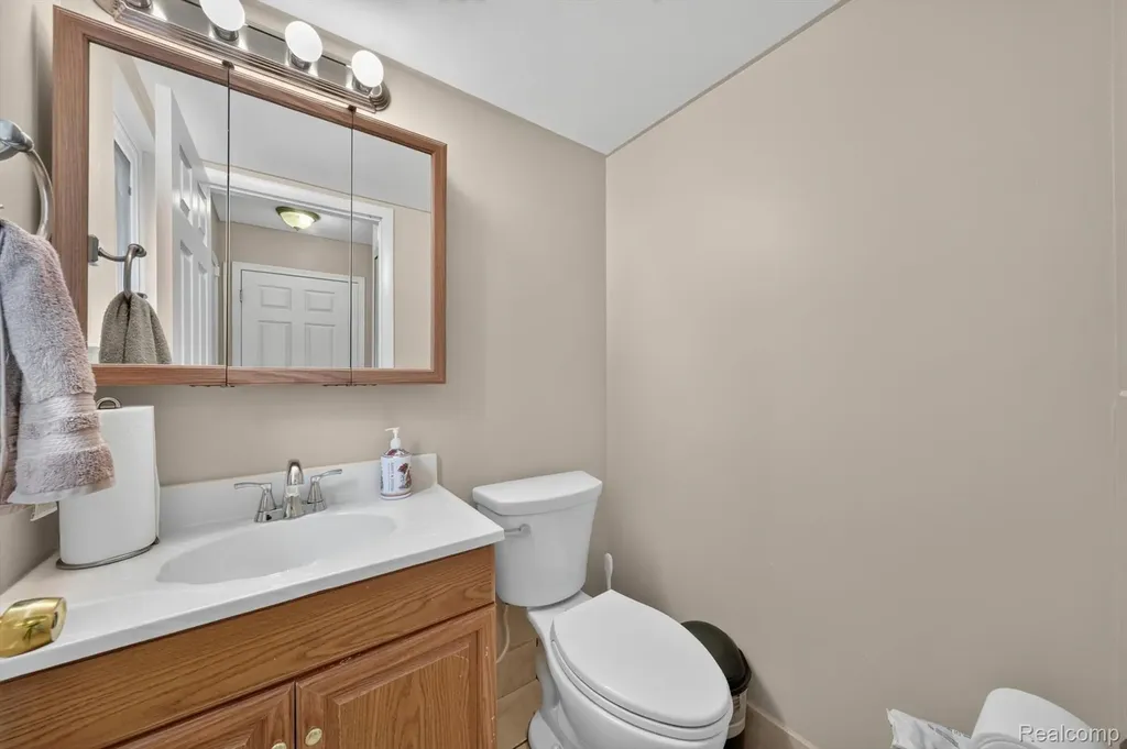 39062 Hyland Drive Sterling Heights City MI 48310